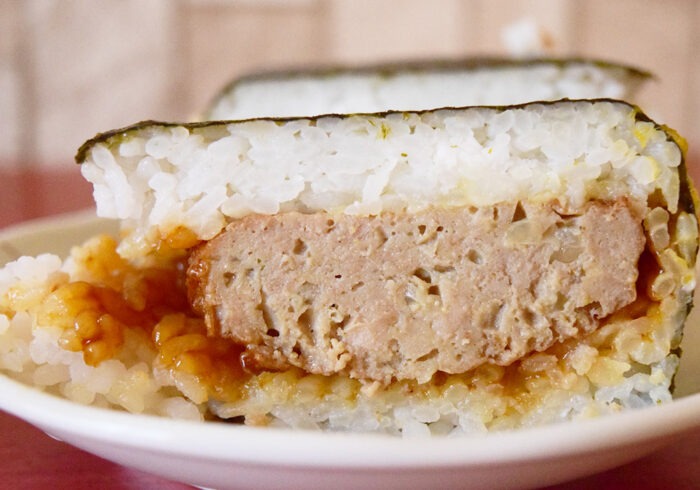 ハンバーグ、めちゃくちゃ分厚いです!